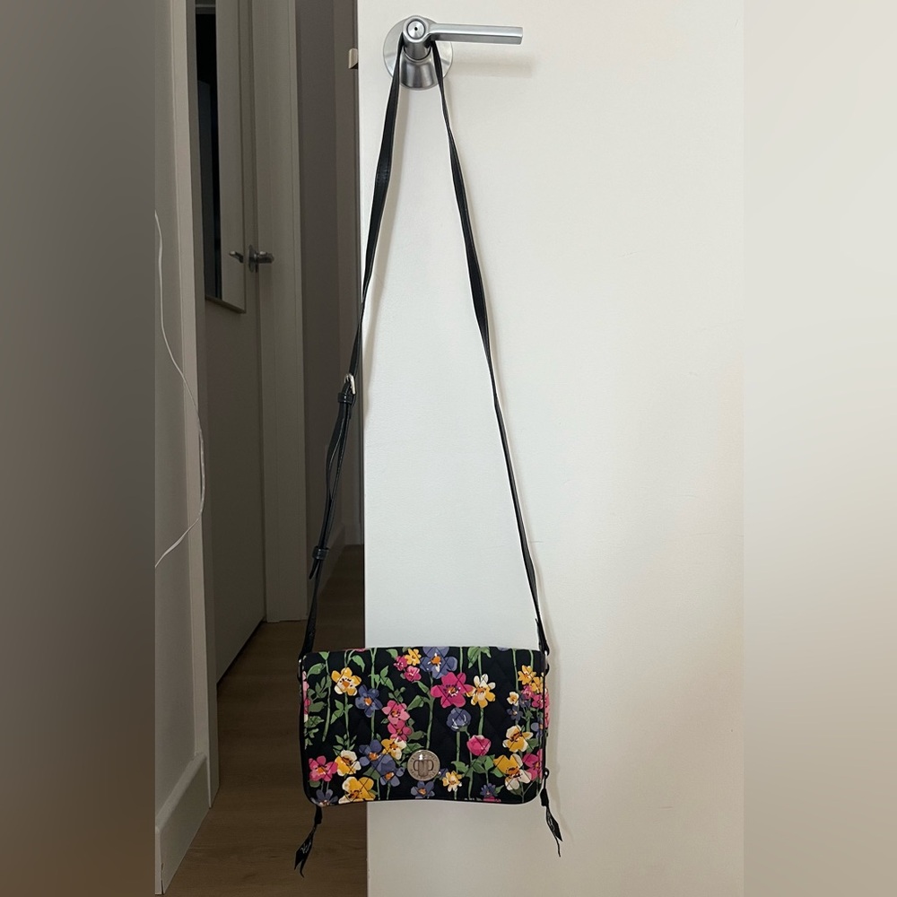 Vera Bradley Quilted Crossbody w/ Multicolor Floral “Wildflower Garden” Print - Picture 7 of 7